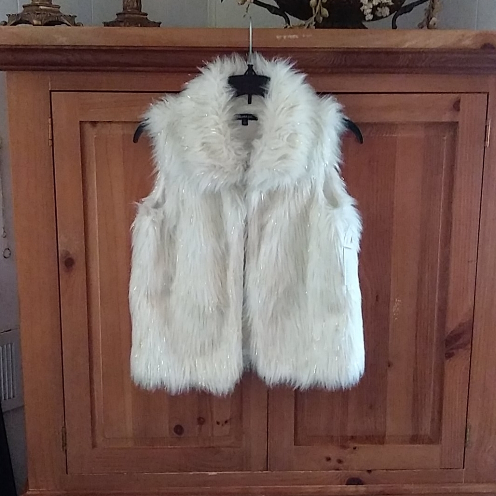 ⭐Awesome Faux Fur Vest⭐